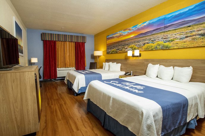 Imagen de la habitación del Hotel Days Inn and Suites By Wyndham Houston North/aldine. Foto 6