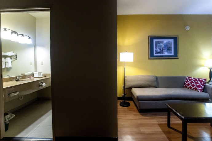 Imagen de la habitación del Hotel Days Inn and Suites By Wyndham Houston North/aldine. Foto 9