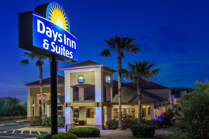 Imagen general del Hotel Days Inn and Suites By Wyndham Huntsville. Foto 2