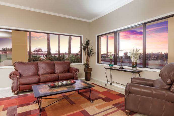 Imagen de los interiores del Hotel Days Inn and Suites By Wyndham Huntsville. Foto 15