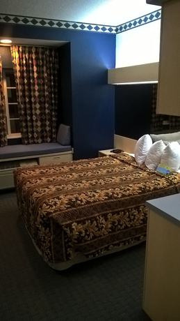 Imagen de la habitación del Hotel Days Inn and Suites By Wyndham Hutchinson. Foto 5