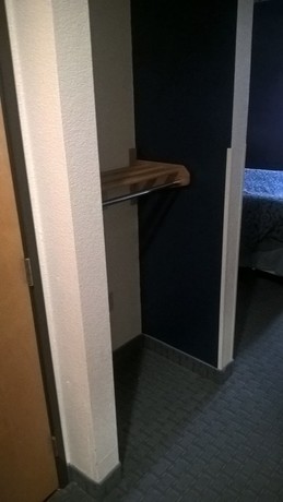 Imagen de la habitación del Hotel Days Inn and Suites By Wyndham Hutchinson. Foto 12