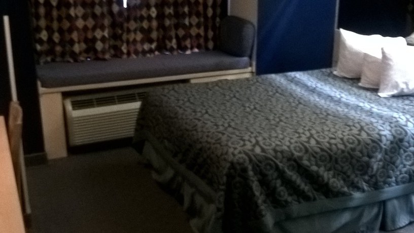 Imagen de la habitación del Hotel Days Inn and Suites By Wyndham Hutchinson. Foto 13