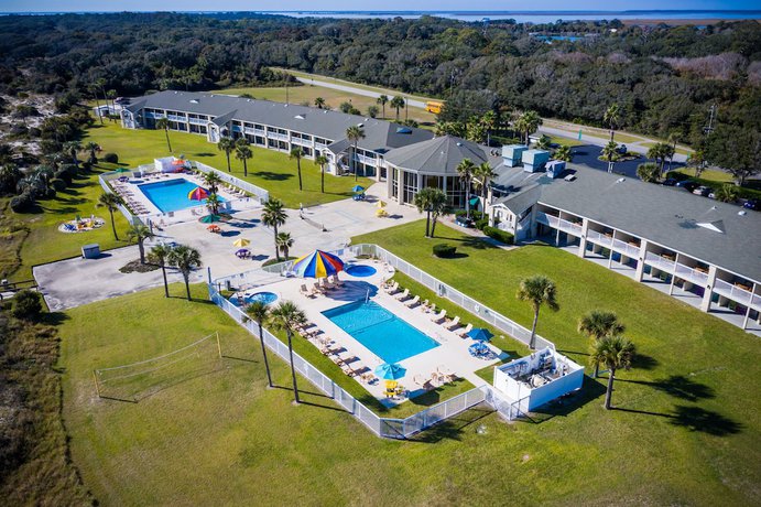 Imagen general del Hotel Days Inn and Suites By Wyndham Jekyll Island. Foto 1