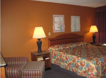 Imagen de la habitación del Hotel Days Inn and Suites By Wyndham Kalamazoo. Foto 5