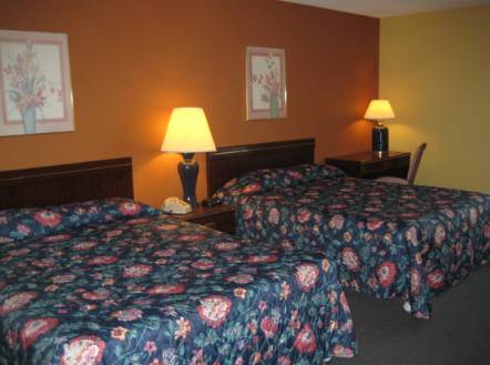 Imagen de la habitación del Hotel Days Inn and Suites By Wyndham Kalamazoo. Foto 7