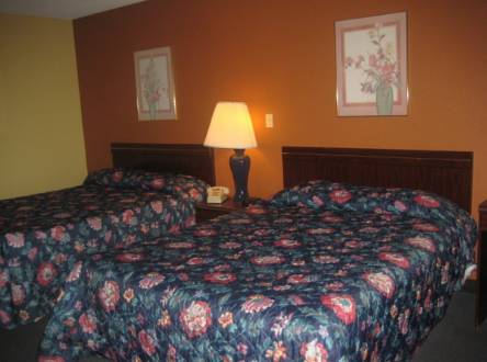 Imagen de la habitación del Hotel Days Inn and Suites By Wyndham Kalamazoo. Foto 8