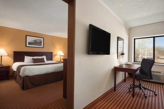 Imagen de la habitación del Hotel Days Inn and Suites By Wyndham Kansas City South. Foto 6