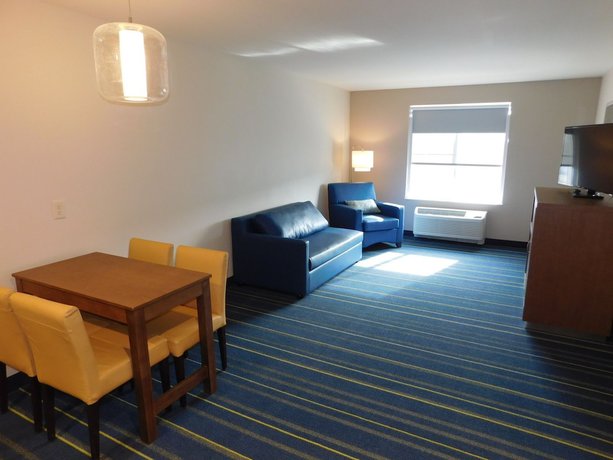 Imagen de la habitación del Hotel Days Inn and Suites By Wyndham Kearney. Foto 4
