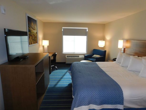 Imagen de la habitación del Hotel Days Inn and Suites By Wyndham Kearney. Foto 10