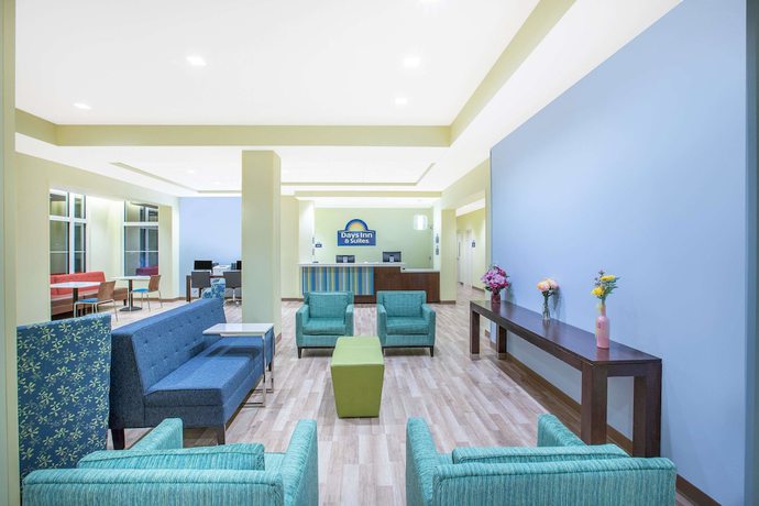 Imagen de los interiores del Hotel Days Inn and Suites By Wyndham Kearney. Foto 15