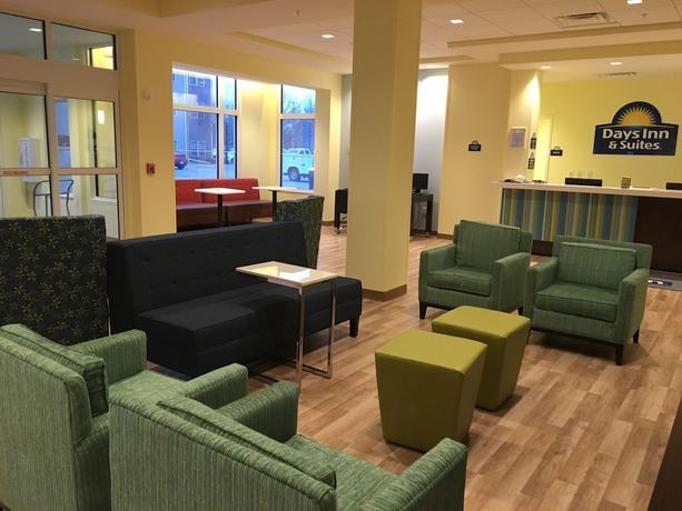Imagen de los interiores del Hotel Days Inn and Suites By Wyndham Kearney. Foto 20