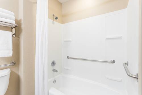 Imagen de la habitación del Hotel Days Inn and Suites By Wyndham Lakeland. Foto 8