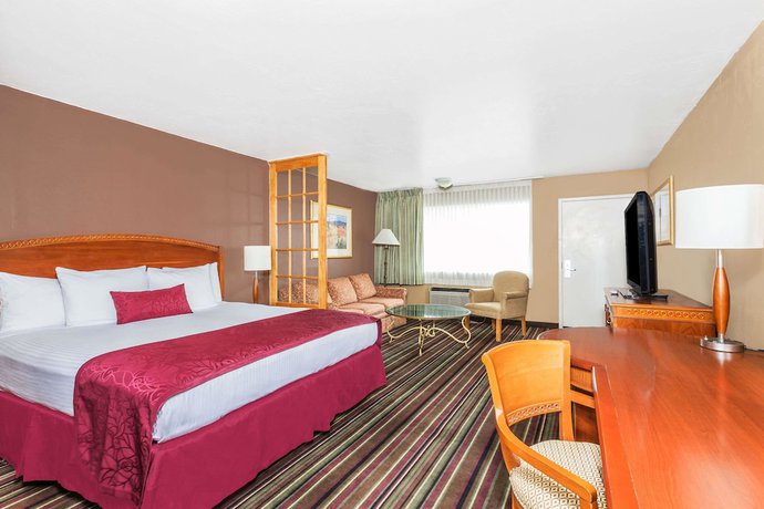 Imagen de la habitación del Hotel Days Inn and Suites By Wyndham Logan. Foto 4