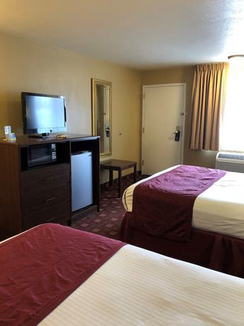 Imagen de la habitación del Hotel Days Inn and Suites By Wyndham Logan. Foto 8