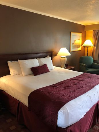 Imagen de la habitación del Hotel Days Inn and Suites By Wyndham Logan. Foto 10