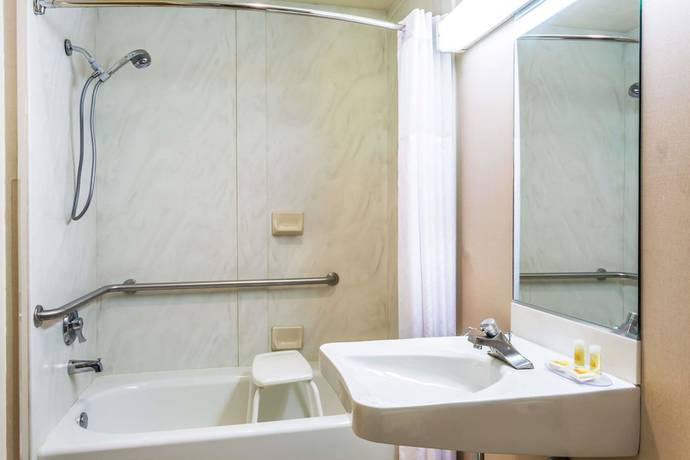 Imagen de la habitación del Hotel Days Inn and Suites By Wyndham Logan. Foto 15