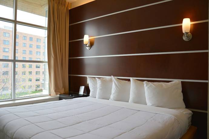 Imagen de la habitación del Hotel Days Inn and Suites By Wyndham Milwaukee. Foto 10