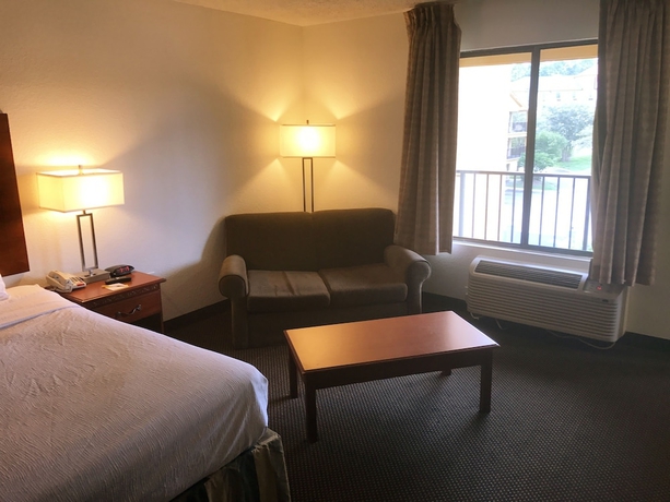 Imagen de la habitación del Hotel Days Inn and Suites By Wyndham Mobile. Foto 12