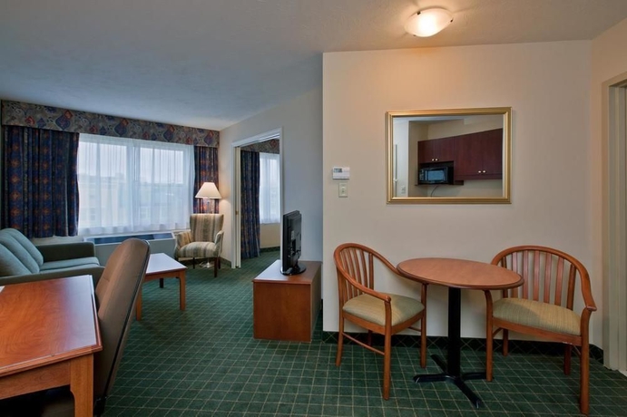 Imagen de los interiores del Hotel Days Inn and Suites By Wyndham Moncton. Foto 9