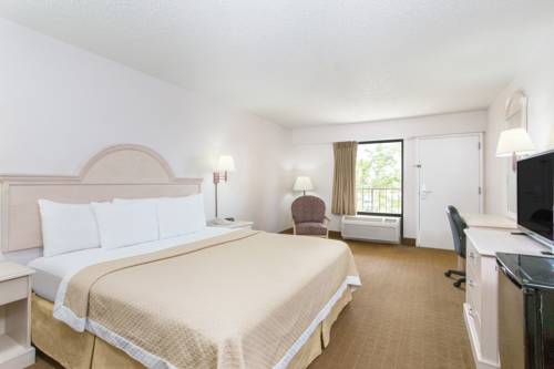 Imagen de la habitación del Hotel Days Inn and Suites By Wyndham Navarre - Near Beaches/hurlburt. Foto 11