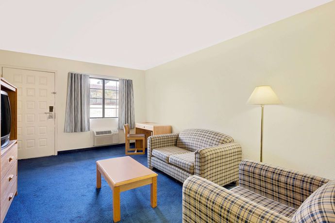 Imagen de la habitación del Hotel Days Inn and Suites By Wyndham Needles. Foto 4