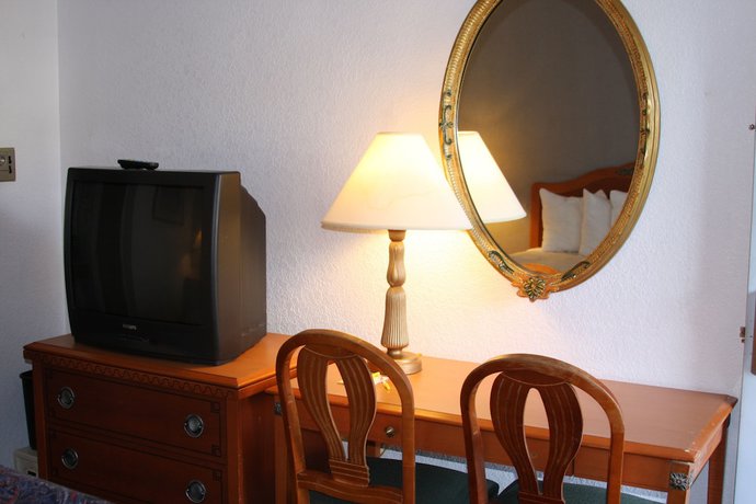 Imagen de la habitación del Hotel Days Inn and Suites By Wyndham Needles. Foto 11