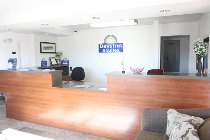 Imagen de los interiores del Hotel Days Inn and Suites By Wyndham Needles. Foto 20