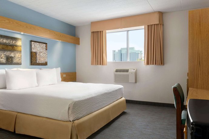 Imagen de la habitación del Hotel Days Inn and Suites By Wyndham Niagara Falls Centre St. By The Falls. Foto 6