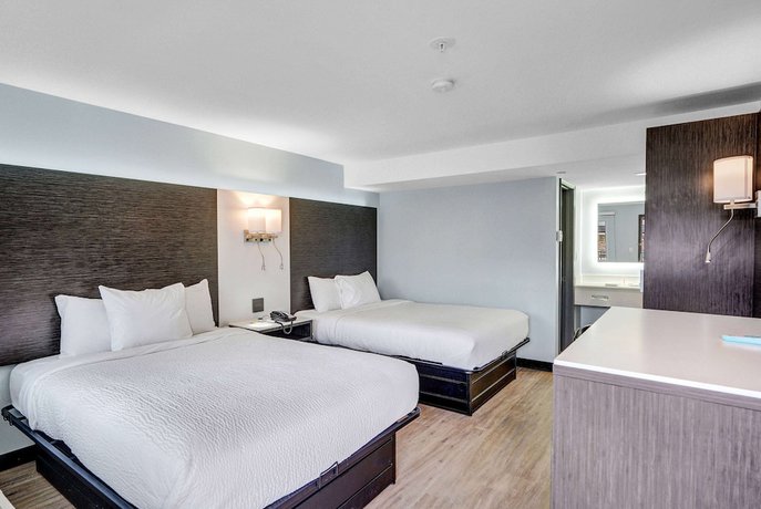 Imagen de la habitación del Hotel Days Inn and Suites By Wyndham Niagara Falls/buffalo. Foto 3