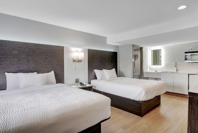 Imagen de la habitación del Hotel Days Inn and Suites By Wyndham Niagara Falls/buffalo. Foto 6