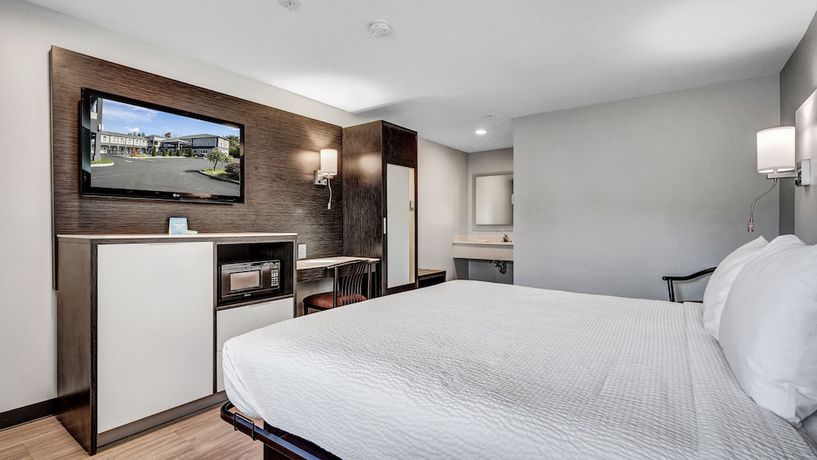 Imagen de la habitación del Hotel Days Inn and Suites By Wyndham Niagara Falls/buffalo. Foto 8