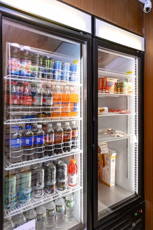 Imagen de los interiores del Hotel Days Inn and Suites By Wyndham Niagara Falls/buffalo. Foto 14