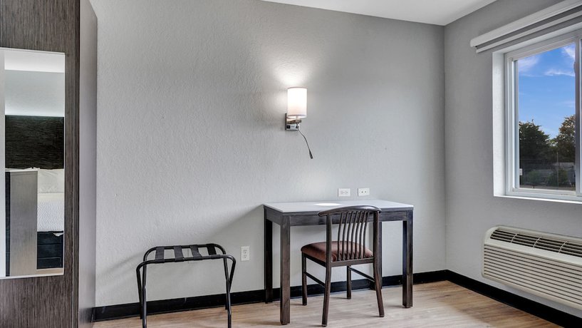 Imagen de la habitación del Hotel Days Inn and Suites By Wyndham Niagara Falls/buffalo. Foto 12