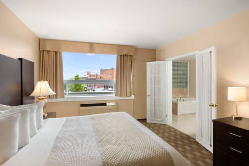 Imagen de la habitación del Hotel Days Inn and Suites By Wyndham North Bay Downtown. Foto 4