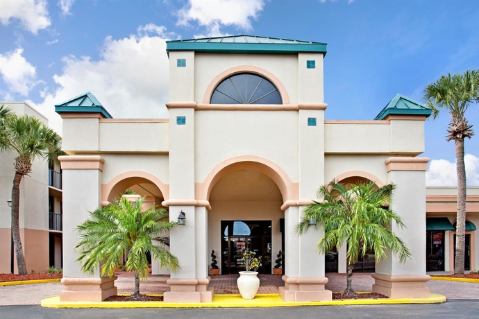 Imagen general del Hotel Days Inn and Suites By Wyndham Orlando Airport. Foto 2