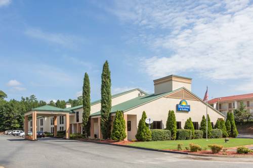 Imagen de la habitación del Hotel Days Inn and Suites By Wyndham Peachtree Corners/norcross. Foto 11