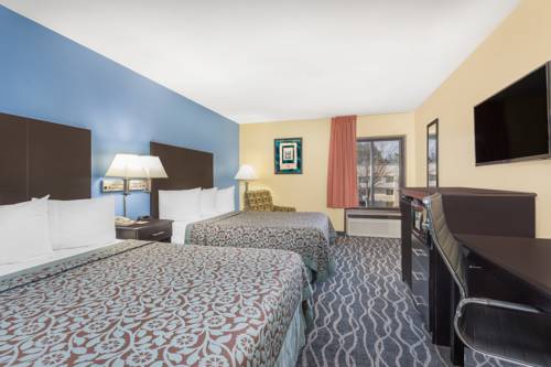 Imagen de la habitación del Hotel Days Inn and Suites By Wyndham Peachtree Corners/norcross. Foto 15