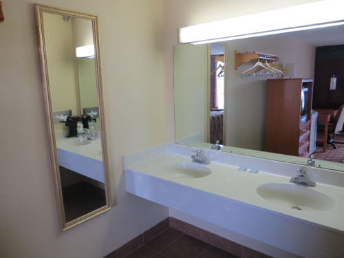 Imagen de la habitación del Hotel Days Inn and Suites By Wyndham Pigeon Forge. Foto 8