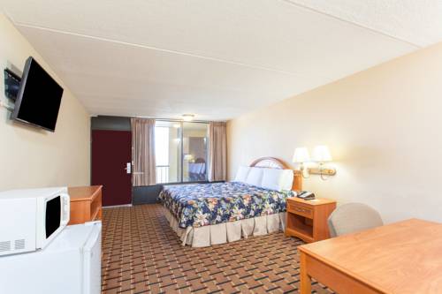Imagen de la habitación del Hotel Days Inn and Suites By Wyndham Pigeon Forge. Foto 10