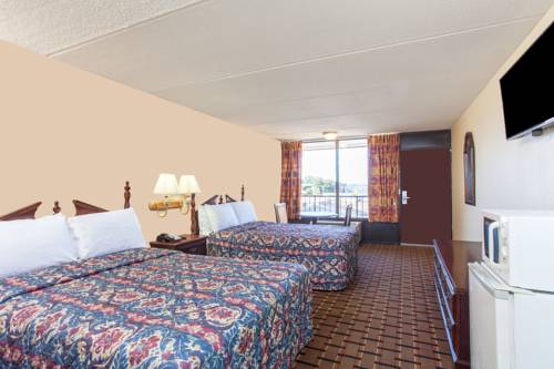 Imagen de la habitación del Hotel Days Inn and Suites By Wyndham Pigeon Forge. Foto 11