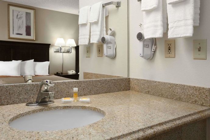 Imagen de la habitación del Hotel Days Inn and Suites By Wyndham Rancho Cordova. Foto 5