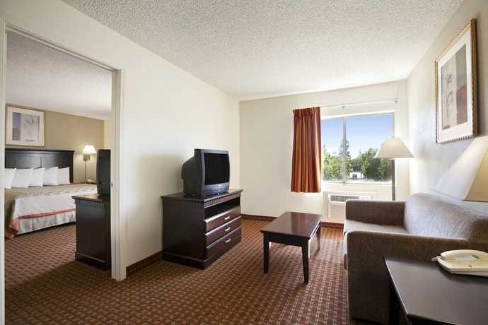 Imagen de la habitación del Hotel Days Inn and Suites By Wyndham Rancho Cordova. Foto 9