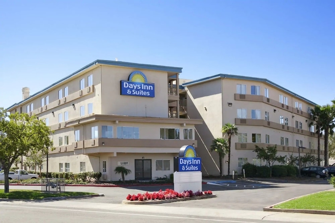 Imagen general del Hotel Days Inn and Suites By Wyndham Rancho Cordova. Foto 2