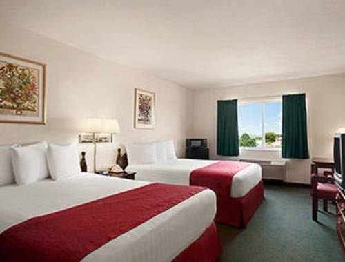 Imagen de la habitación del Hotel Days Inn and Suites By Wyndham Romeoville. Foto 2