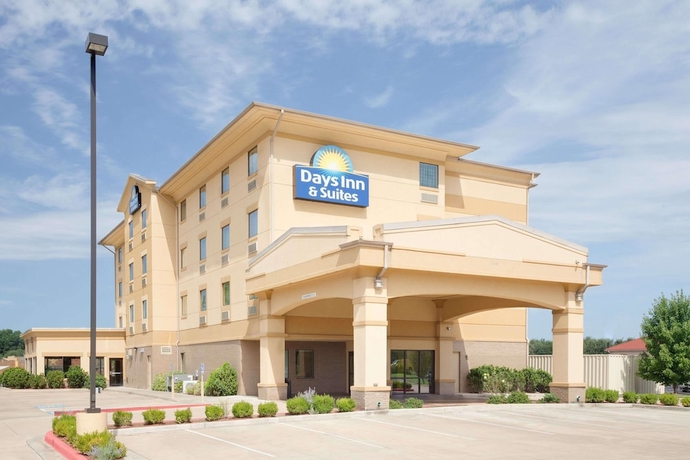 Imagen general del Hotel Days Inn and Suites By Wyndham Russellville. Foto 1