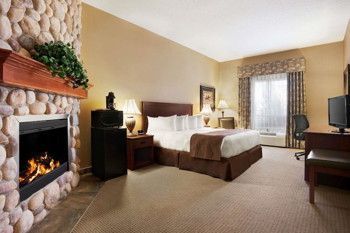 Imagen de la habitación del Hotel Days Inn and Suites By Wyndham Strathmore. Foto 6