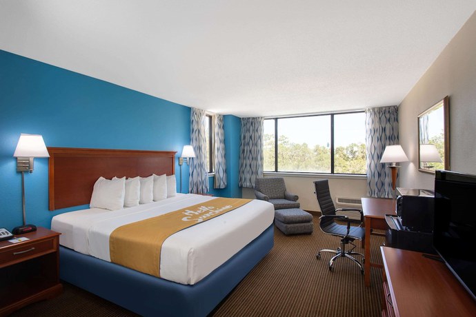 Imagen de la habitación del Hotel Days Inn and Suites By Wyndham Tallahassee Conf Center I-10. Foto 7
