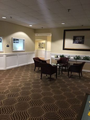 Imagen de los interiores del Hotel Days Inn and Suites By Wyndham Tallahassee Conf Center I-10. Foto 16