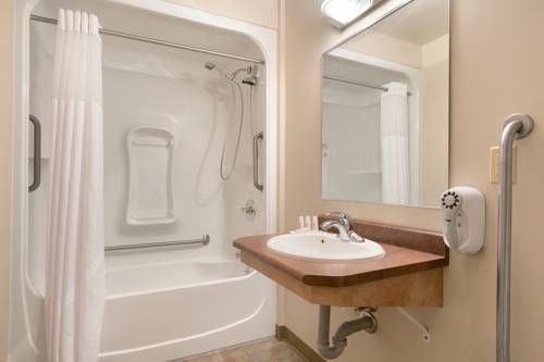 Imagen de la habitación del Hotel Days Inn and Suites By Wyndham Thunder Bay. Foto 5